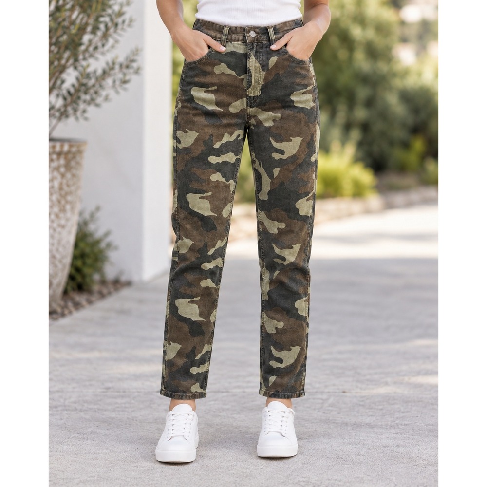 American Eagle Mom Jean Women 2 Regular Camo Corduroy High Rise Super Stretch